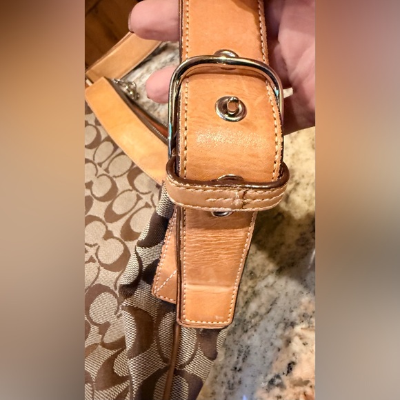 👜 Coach Signature Hobo Bag | Brown Canvas & Tan Leather | Adjustable Strap - Picture 11 of 16
